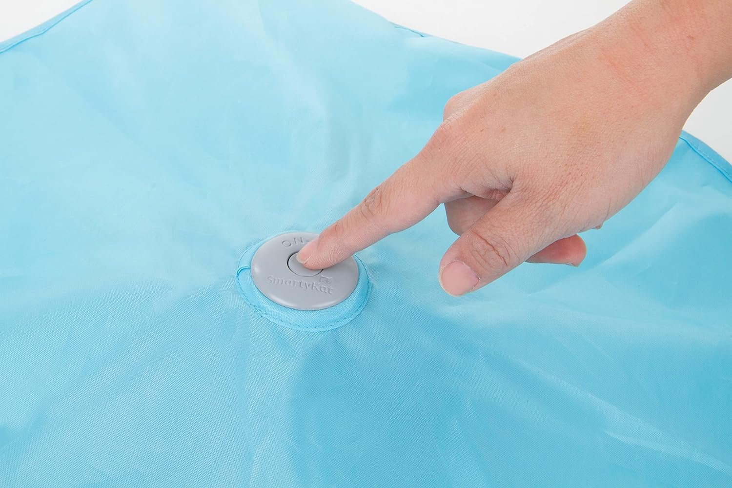 SmartyKat Hot Pursuit Electronic Concealed Motion Cat Toy, Battery Powered - Blue, One Size - Image 3