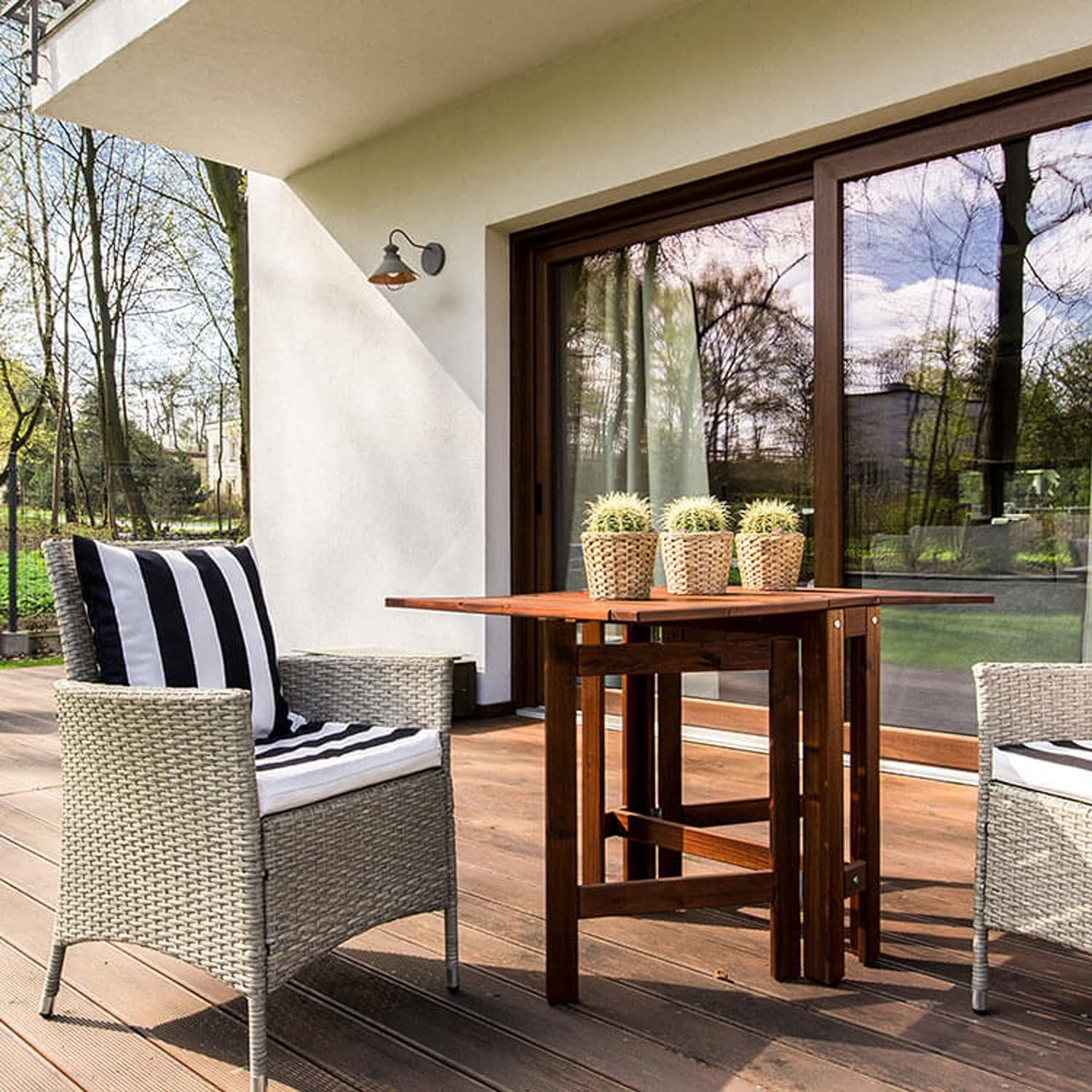 Windex Concentrated Outdoor Glass Cleaner, Patio Cleaner with Hose Attachment, 32 Fl Oz, Pack of 2 - Image 7