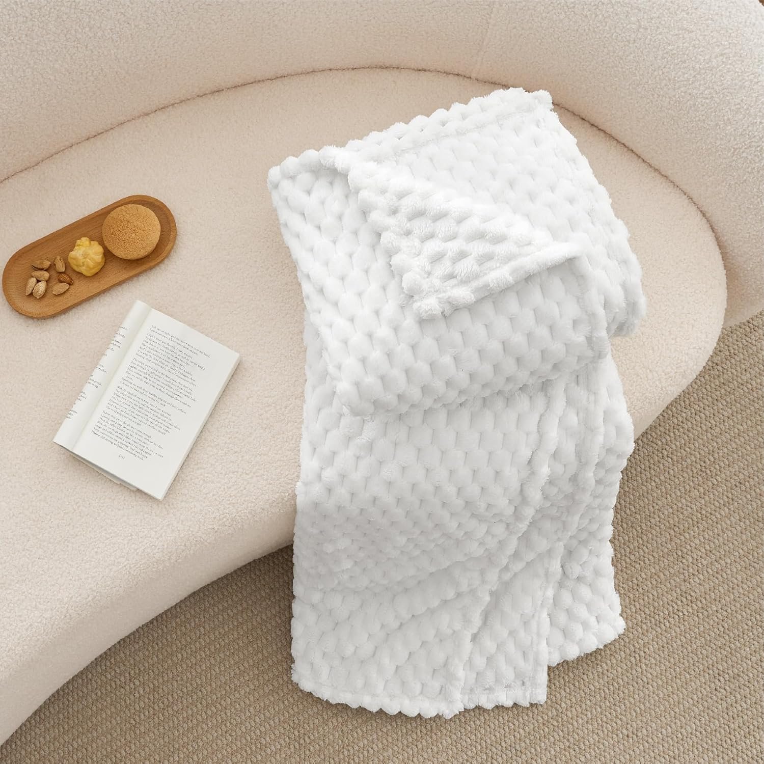 BEDELITE Fleece Blanket Twin Blanket for Bed Couch, 3D Jacquard Decorative White Throw Blanket, Soft and Cozy Warm Plush Fuzzy Blanket All Seasons Suitable, 60x80Inches - Image 7