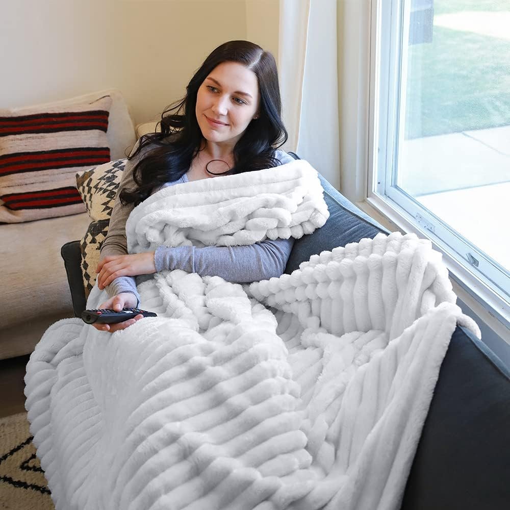 Catalonia White Fleece Throw Blanket for Couch, Super Soft Fuzzy Plush Blanket for Adults and Kids, All Seasons Lounging Velvet Blanket, Living Room Decor Blanket - Image 4