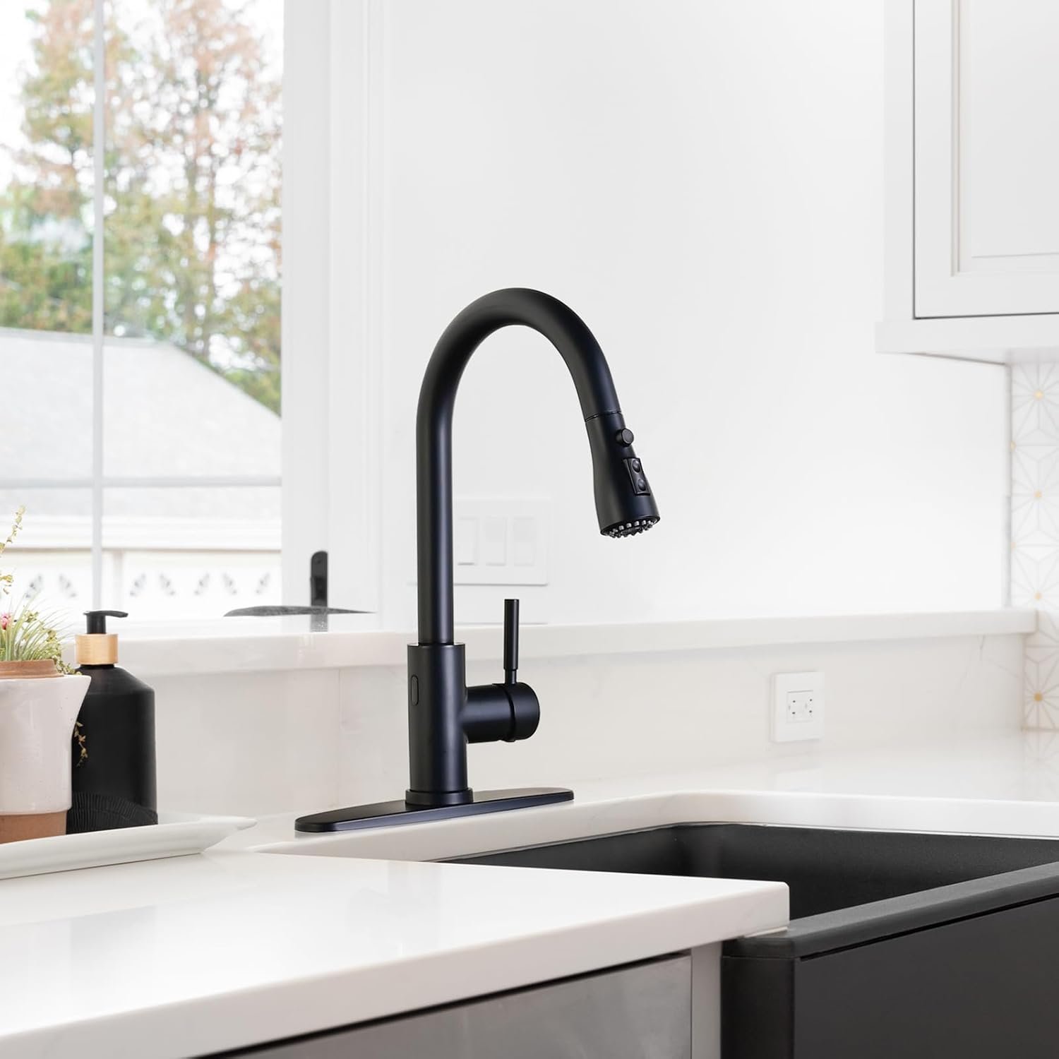 Arofa Black Touchless Kitchen Faucet with Pull Down Sprayer, Smart Motion Sensor Kitchen Sink Faucet, Stainless Steel Single Handle Kitchen Faucet, Matte Black - Image 7