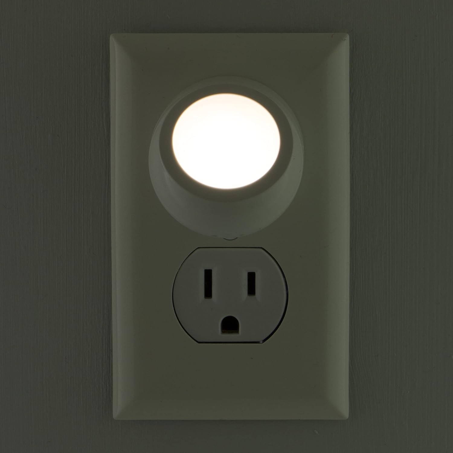 GE Rotating LED Night Light, Plug-in, 360° Directional, Dusk-to-Dawn Sensor, UL-Certified, Energy Efficient, Ideal for Bedroom, Bathroom, Stairs, Hallway, 31533, 2 Pack, White, 2 Count - Image 8