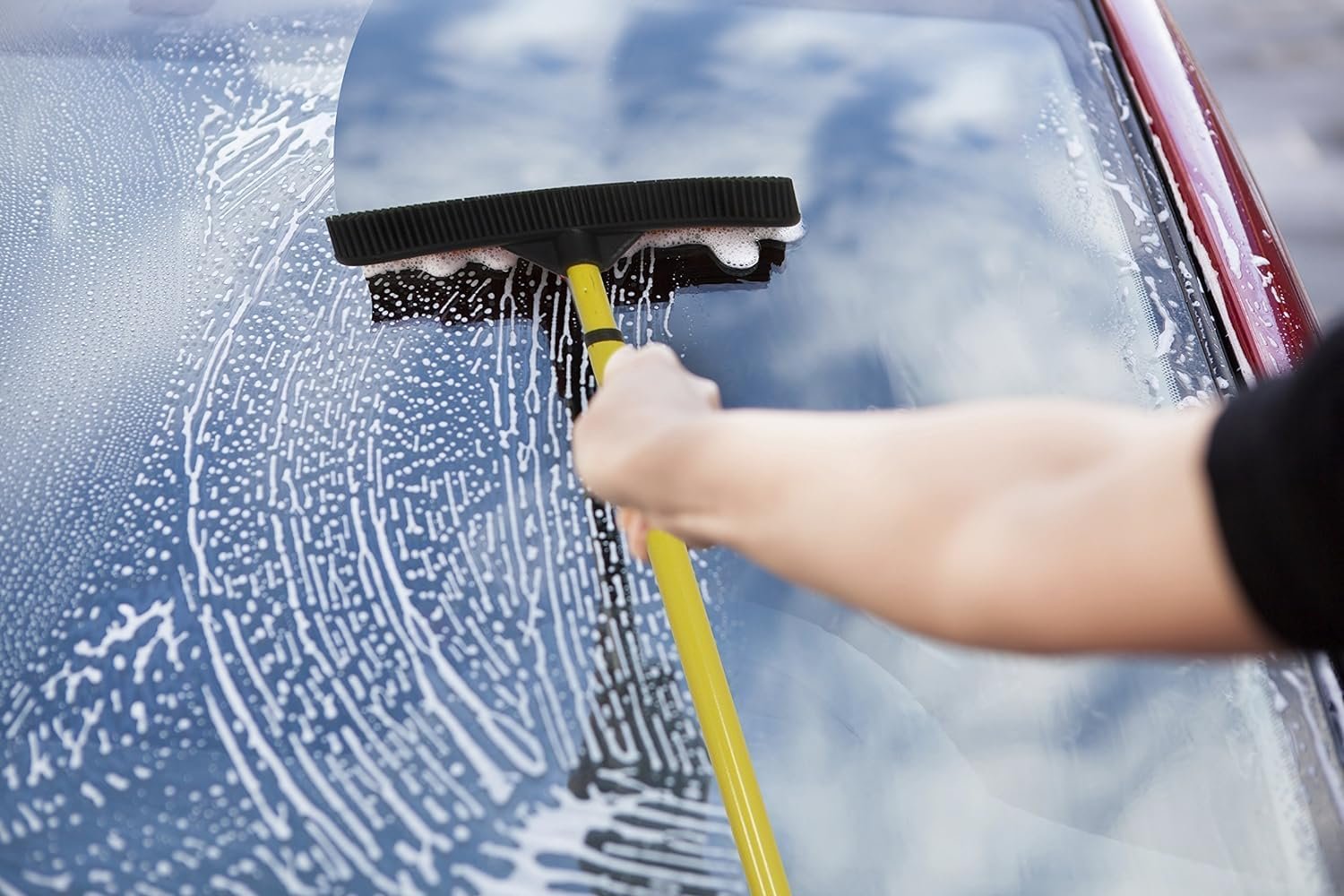 FURemover Original Indoor Pet Hair Rubber Broom with Carpet Rake and Squeegee, Black and Yellow - Image 10