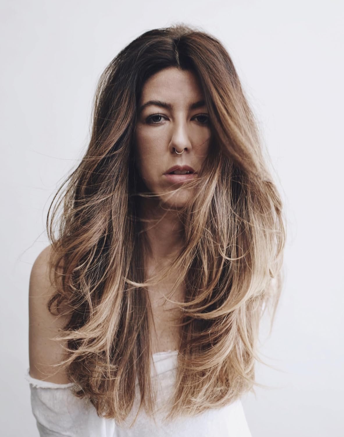 It's a 10 Haircare Miracle Leave-In Plus Keratin, 10 Fl. Oz (Pack of 1) & Kristin Ess Hair Instant Lift Thickening Spray for Volume + Fullness on Fine Hair, Shine Renewing, 8.45 fl. oz. - Image 7