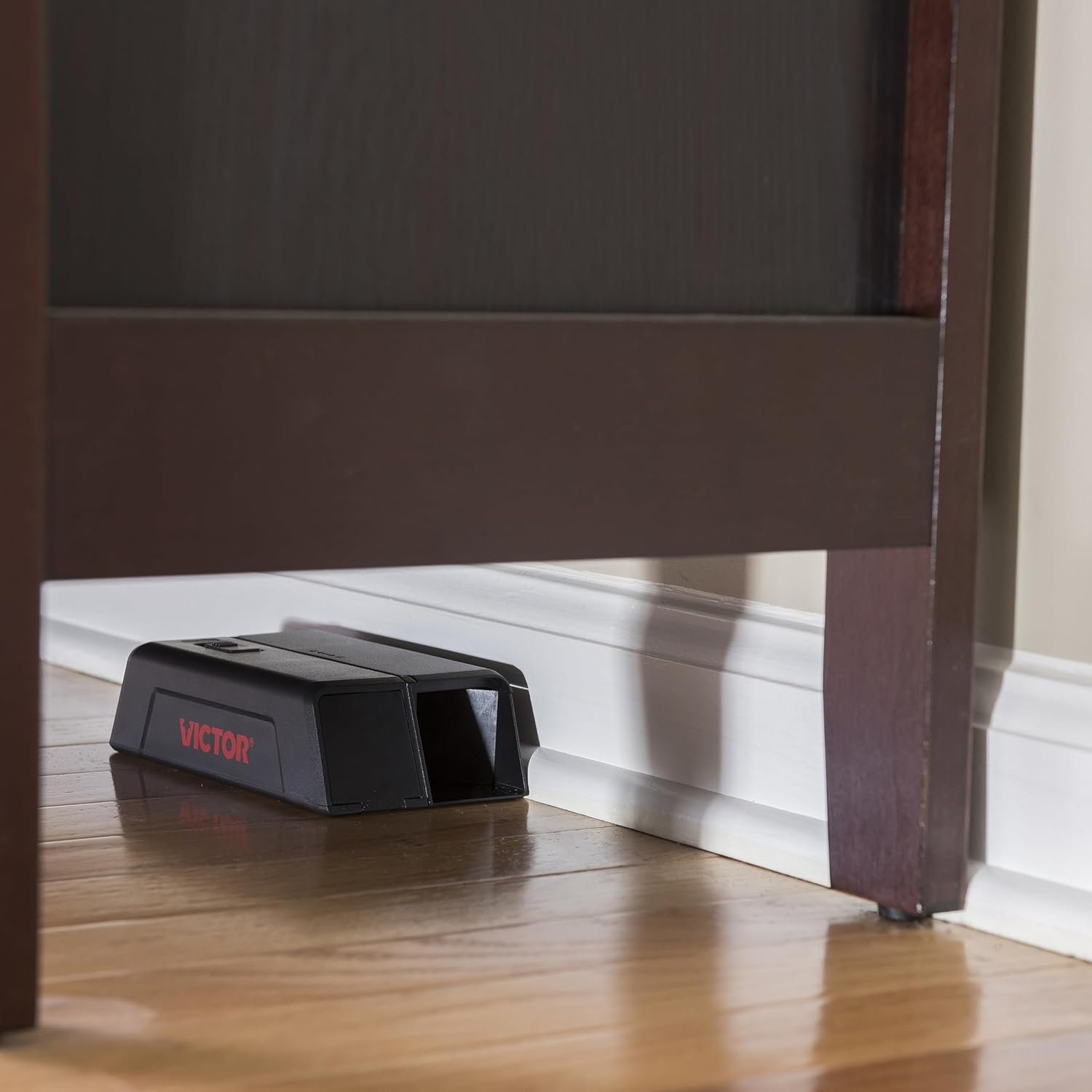 Victor M250B Indoor Electronic Humane Mouse Trap - No Touch, No See Electric Mouse Trap - Image 7