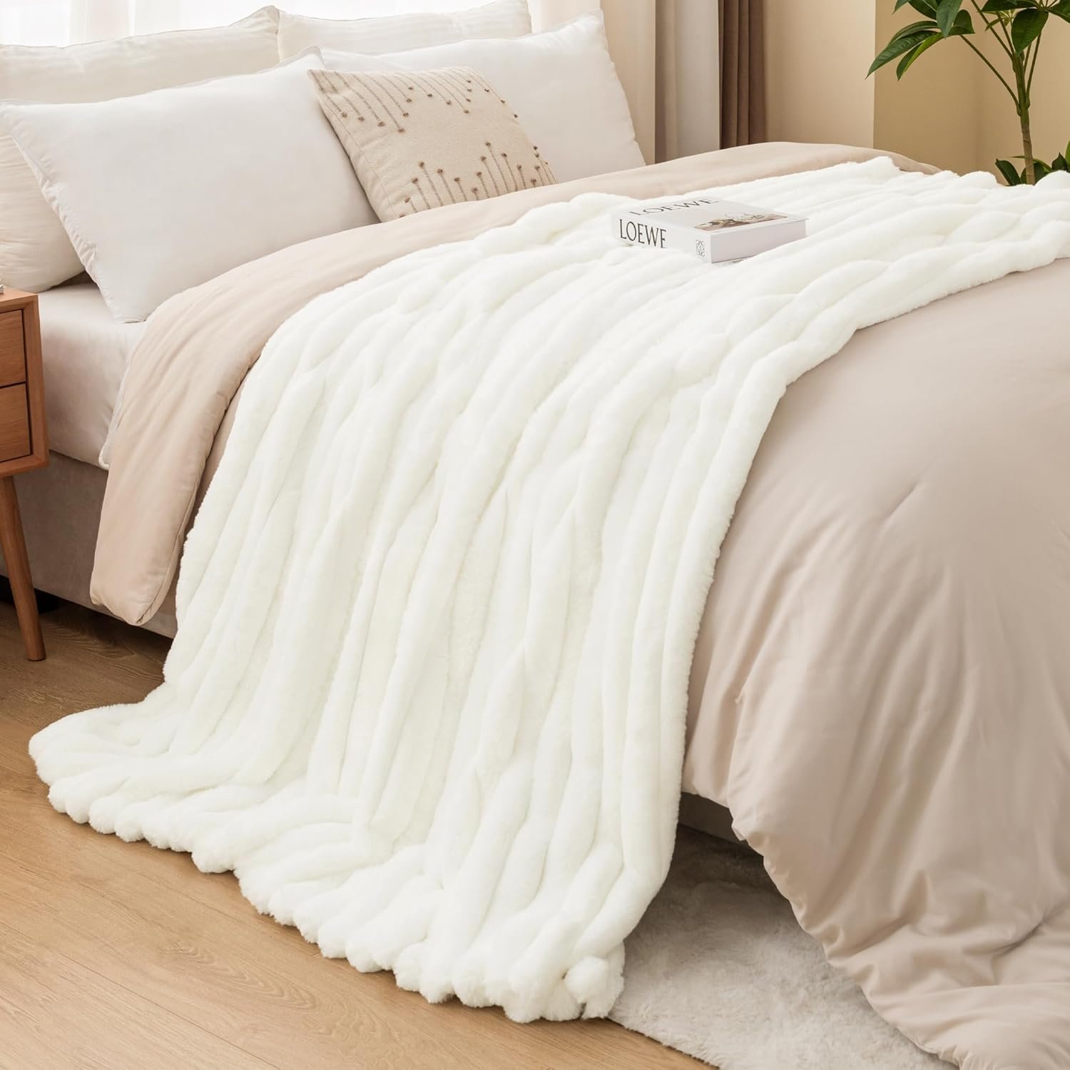 Andency White Throw Blanket for Couch, Super Soft Cozy Warm Fluffy Plush Blankets for Bed Sofa Living Room, Cute Faux Fur Lightweight Blanket for Women Grils, Off White, 50x60 inches - Image 7