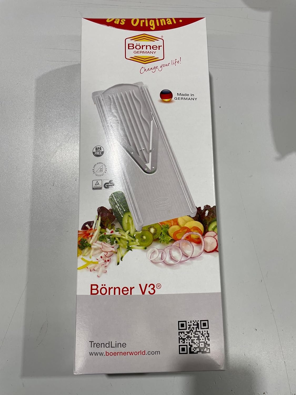 Börner Mandoline Slicer V3 (Starter Set) • V-Slicer for 5 Cutting Styles with Fruit Holder • Adjustable Vegetable Slicer for Vegetables & Fruits • Stainless Steel V-Blade • Color: White - Image 10