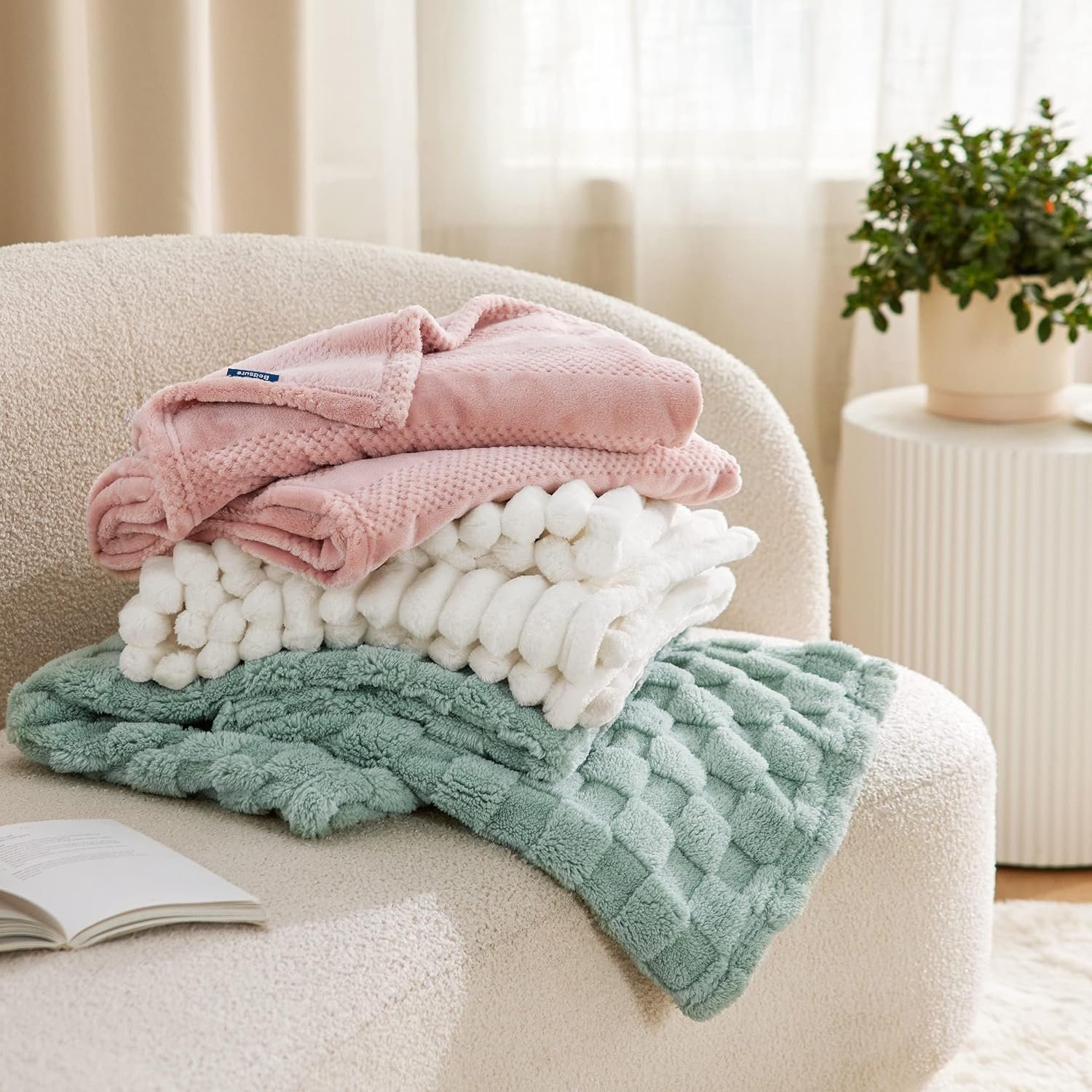 Bedsure White Fleece Throw Blanket for Couch Light Brown Fleece Blanket for Couch - Image 6