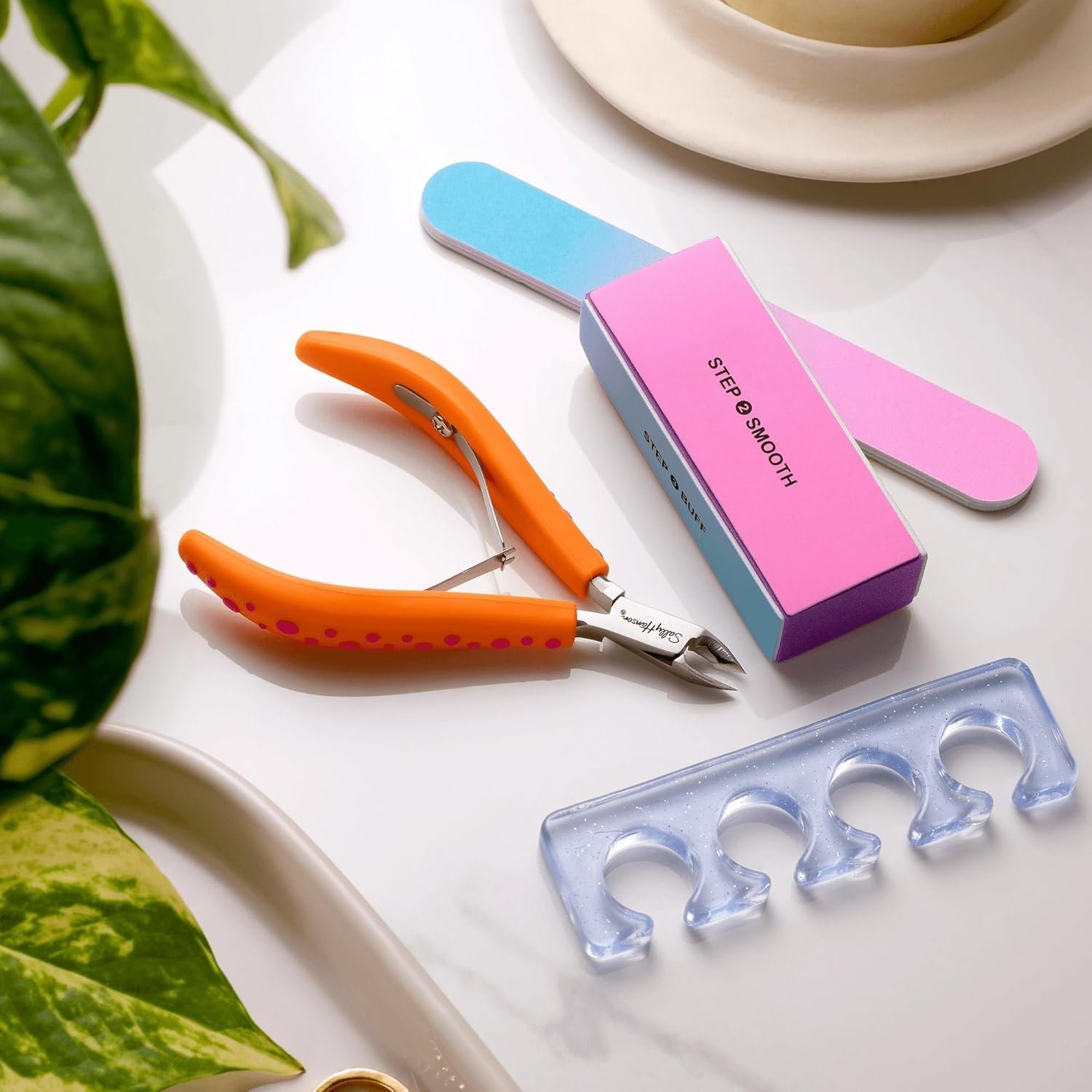 Sally Hansen Instant Cuticle Remover™ + Tools Bundle, Includes Salon Effects® Pro Nail Files, Salon Effects® Pro Nail Buffer, Salon Effects® Pro Jelly Toe-Spacer, Nip 'Em Neat - Image 5