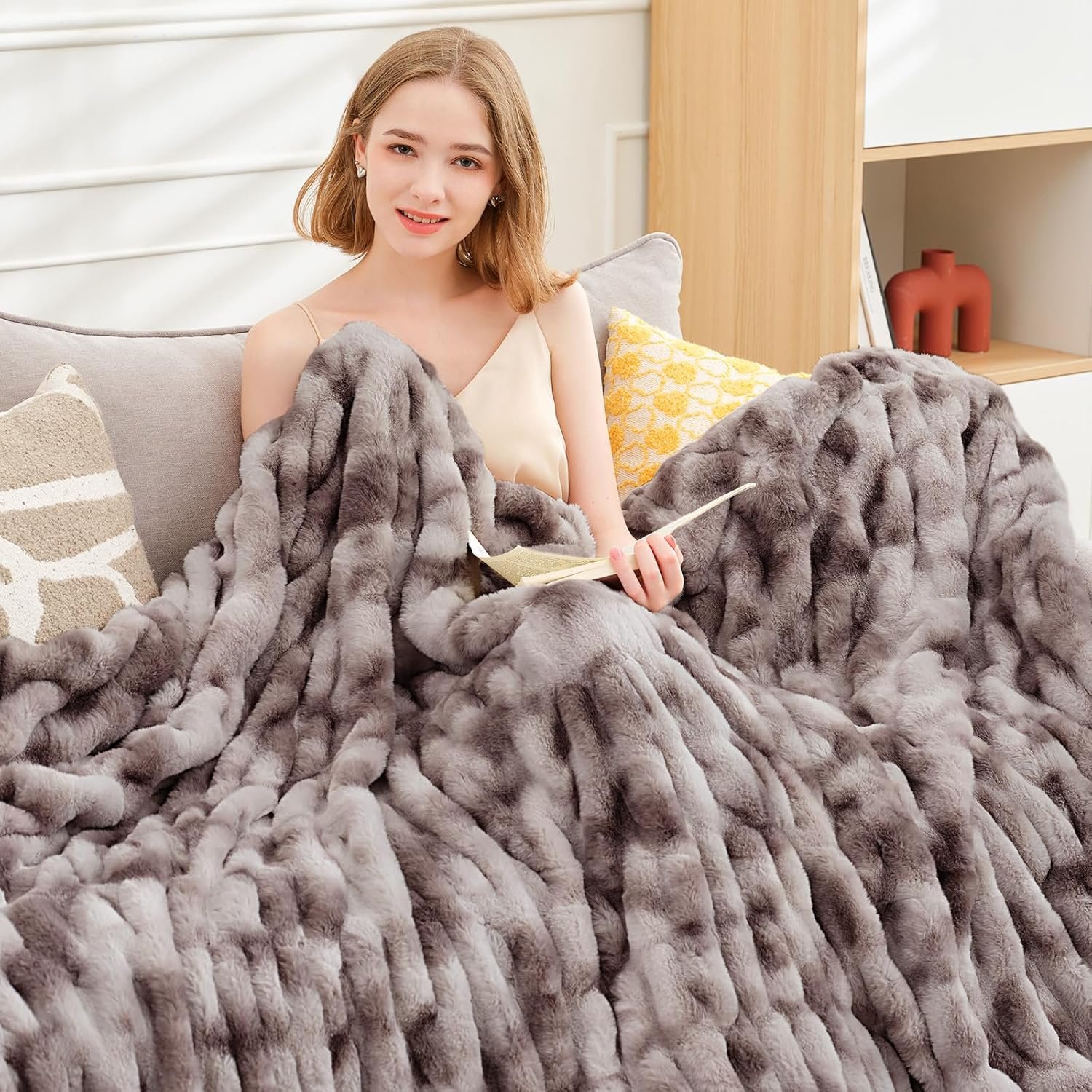Ultra Soft Luxury Faux Fur Throw Blanket for Counch,Fuzzy Fluffy Plush Warm Cozy Elegant Wrinkled Blanket for Sofa Bedroom Living Room,(50"x60",Tie-dye Taupe) - Image 6