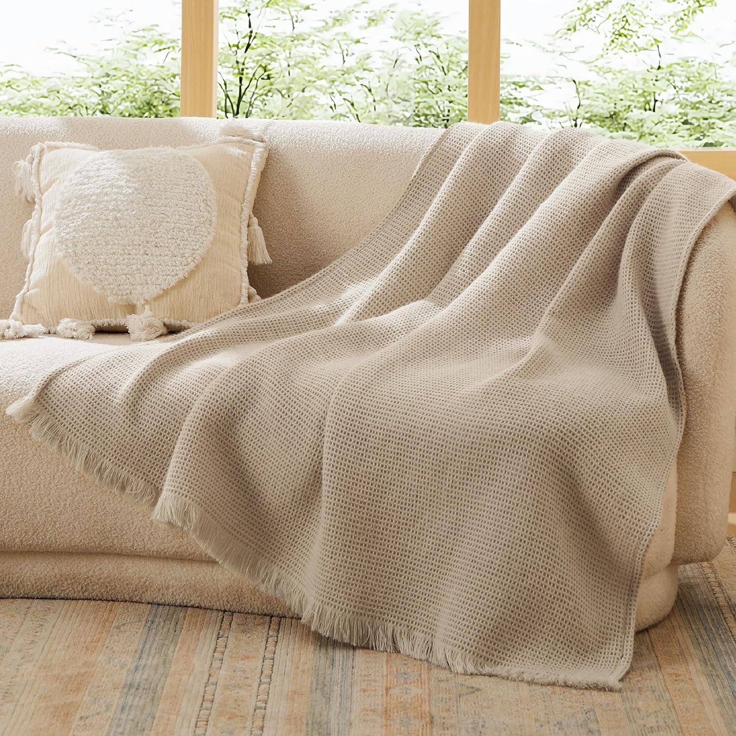 Bedsure Woven Blanket for Couch Oatmeal 50x60 and Fleece Blanket White 60x80 - Image 4