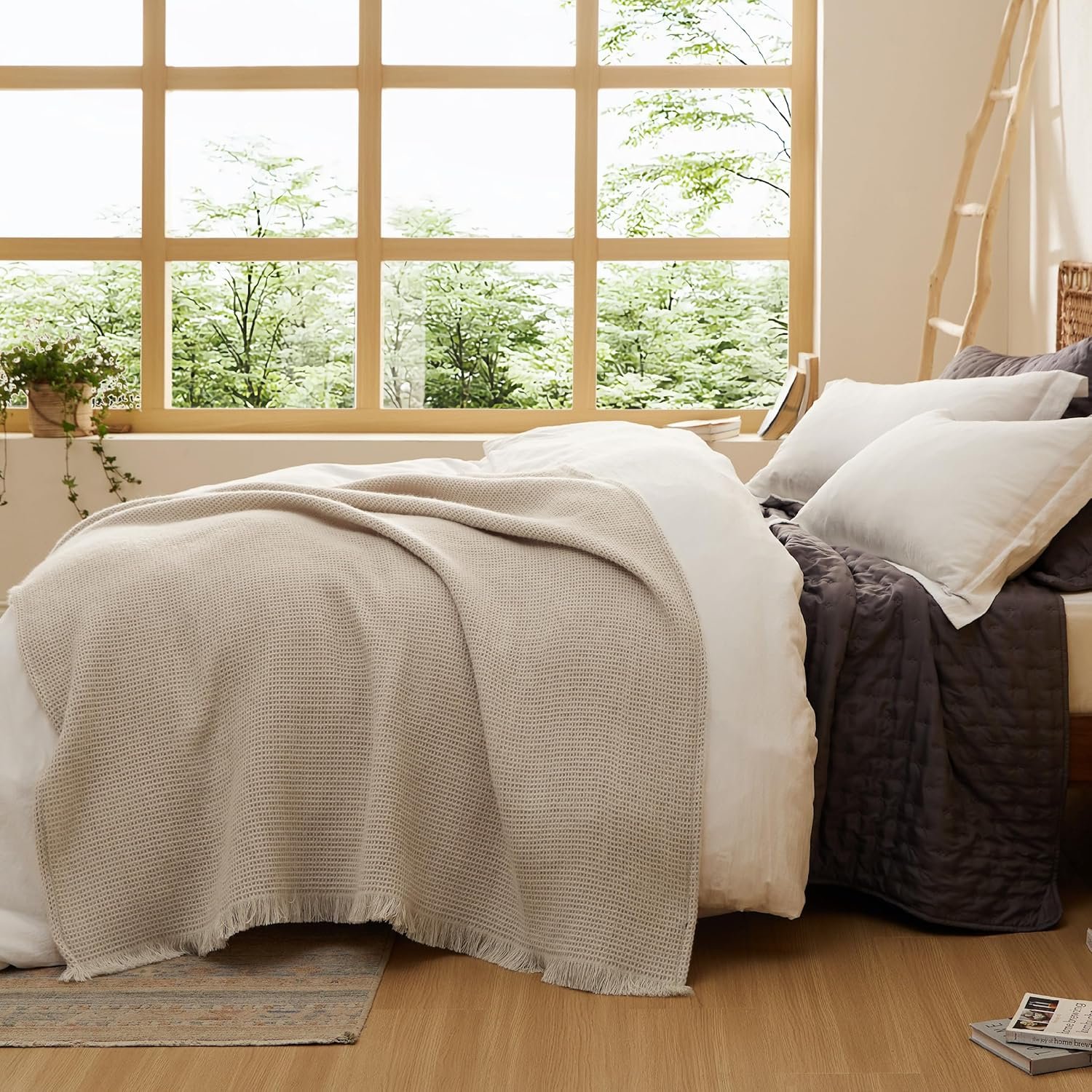 Bedsure Woven Blanket for Couch Oatmeal 50x60 and Fleece Blanket White 60x80 - Image 5